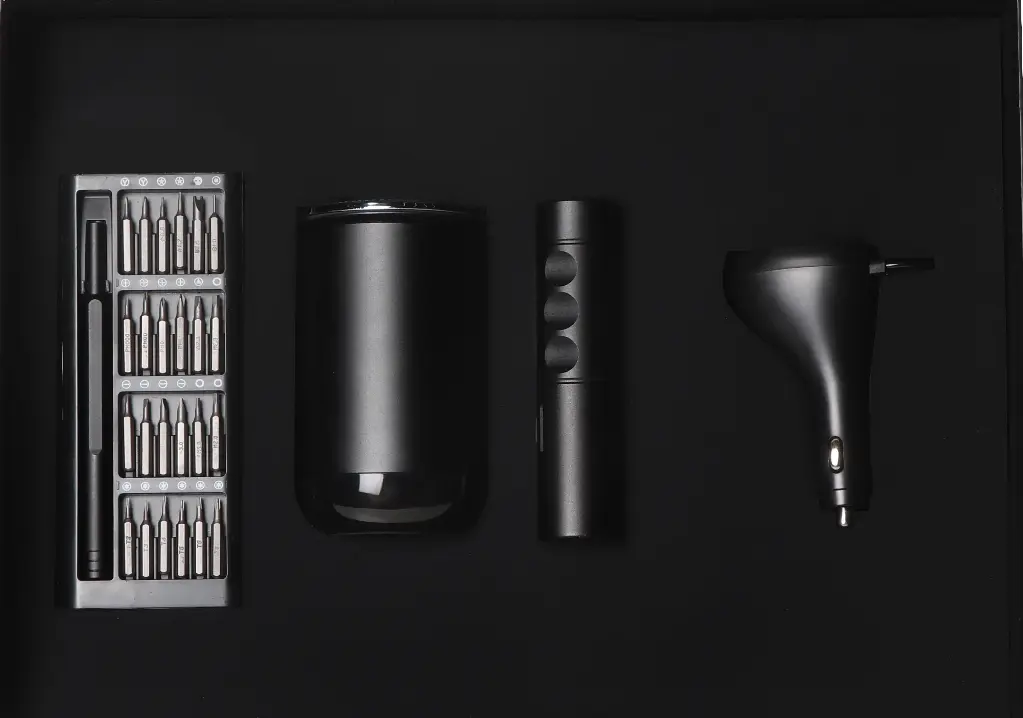 ست مدیرتی(چراغ قوه-تصویه هوا-جعبه ابزار-شارژفندکی ماشین)118 